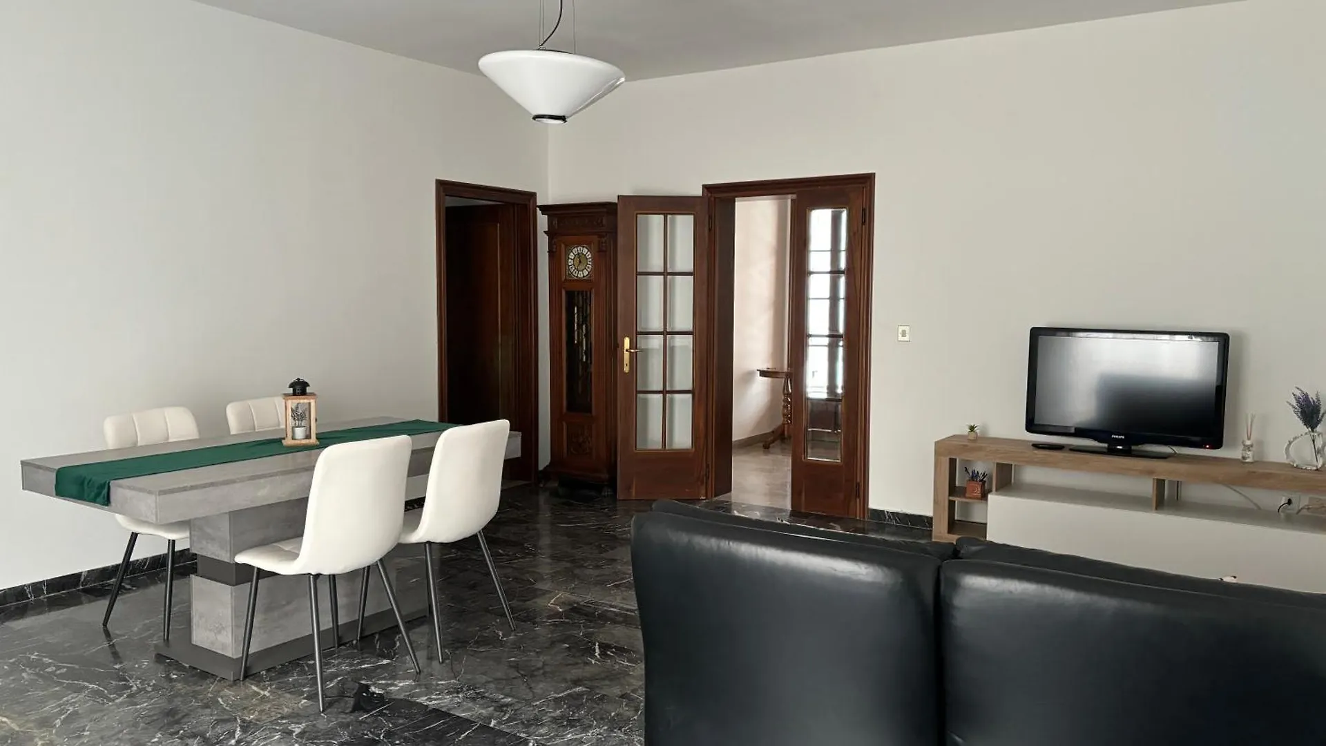 Garibaldi Terrace - Venice Penthouse Apartment contacts